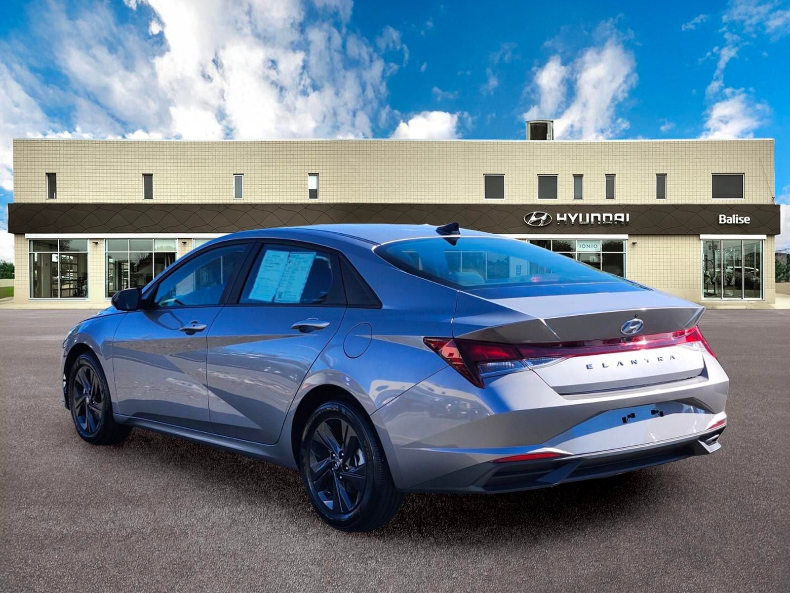 2023 Hyundai ELANTRA SEL