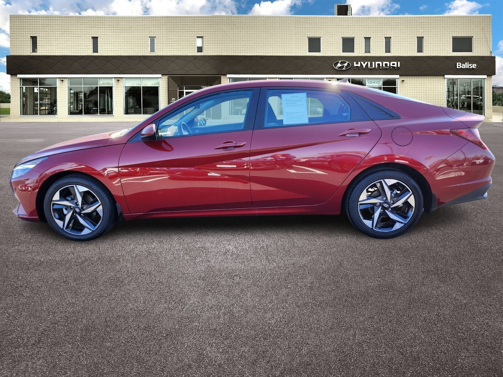 2023 Hyundai ELANTRA SEL