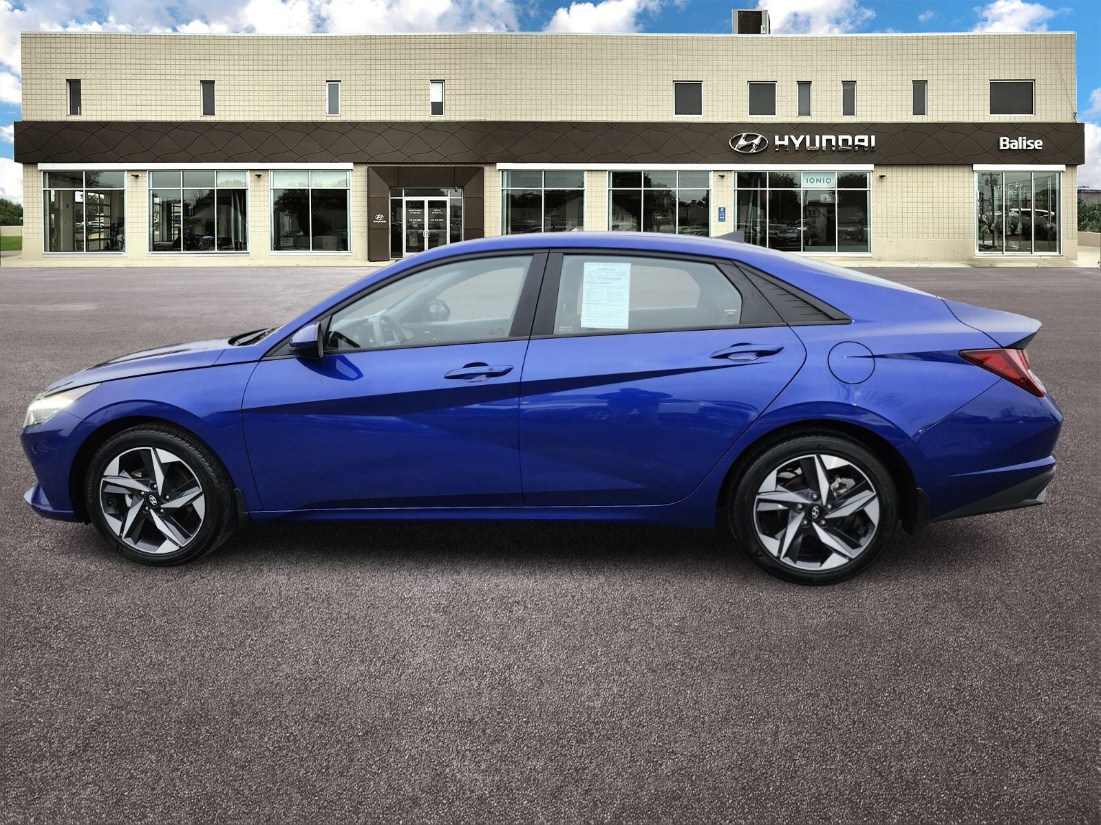 2023 Hyundai ELANTRA SEL