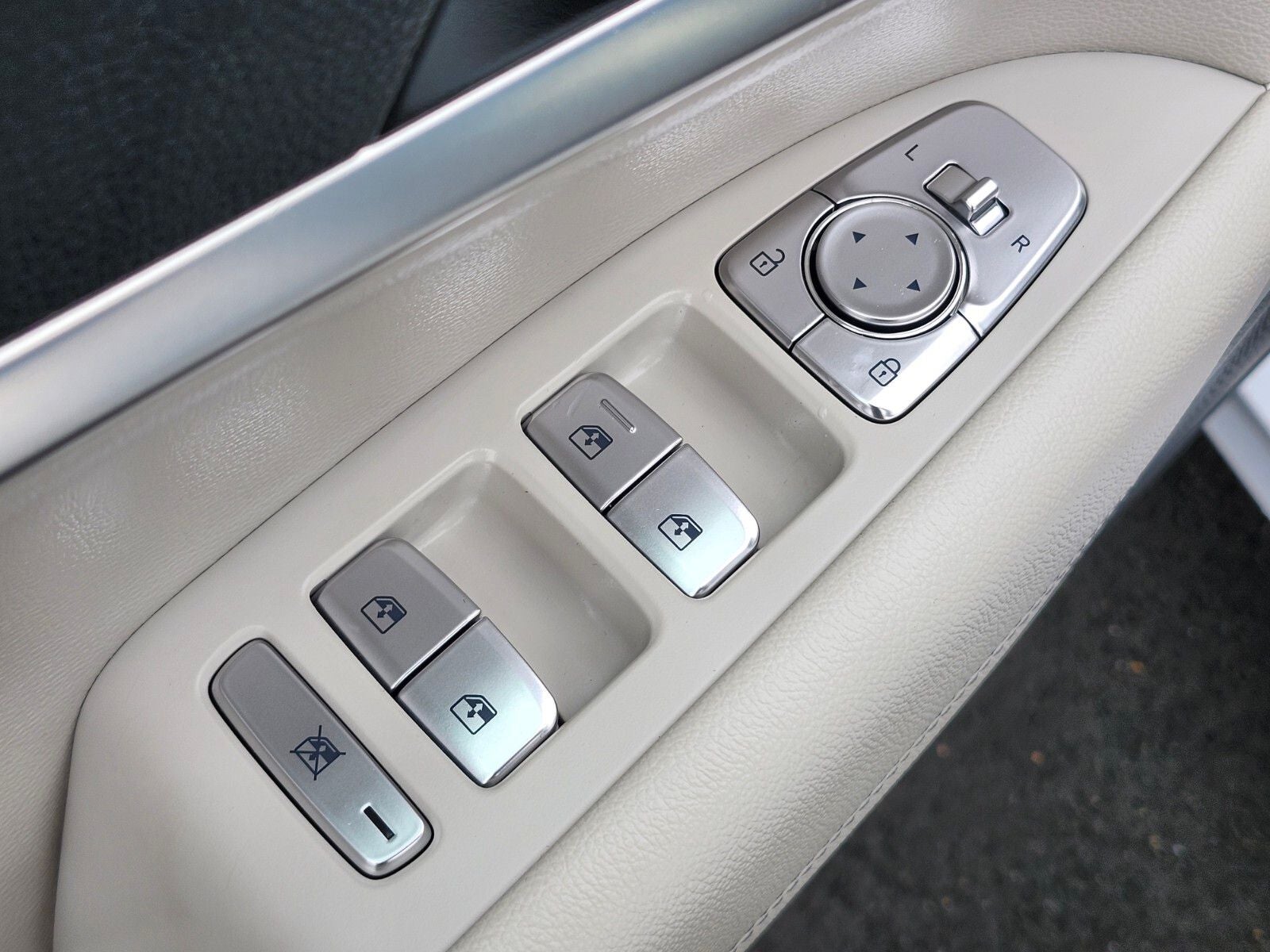 2025 Genesis G70 2.5T AWD