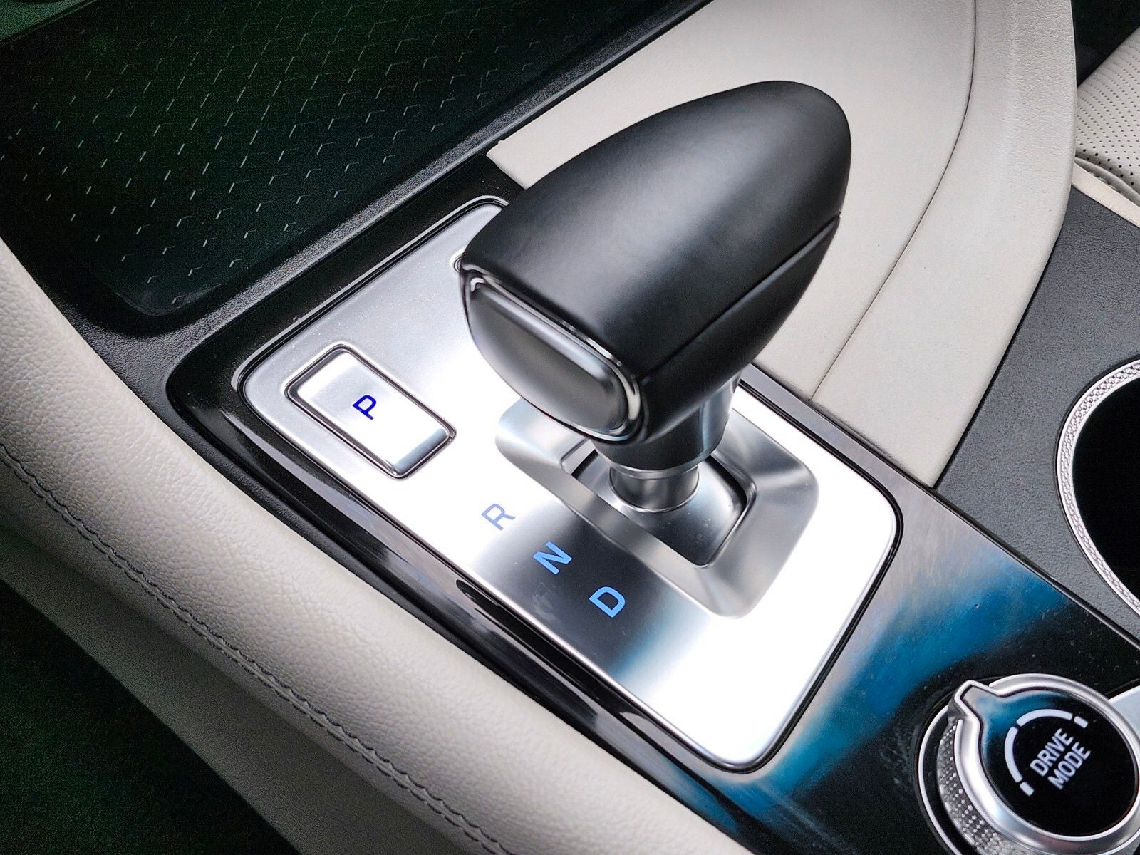 2025 Genesis G70 2.5T AWD