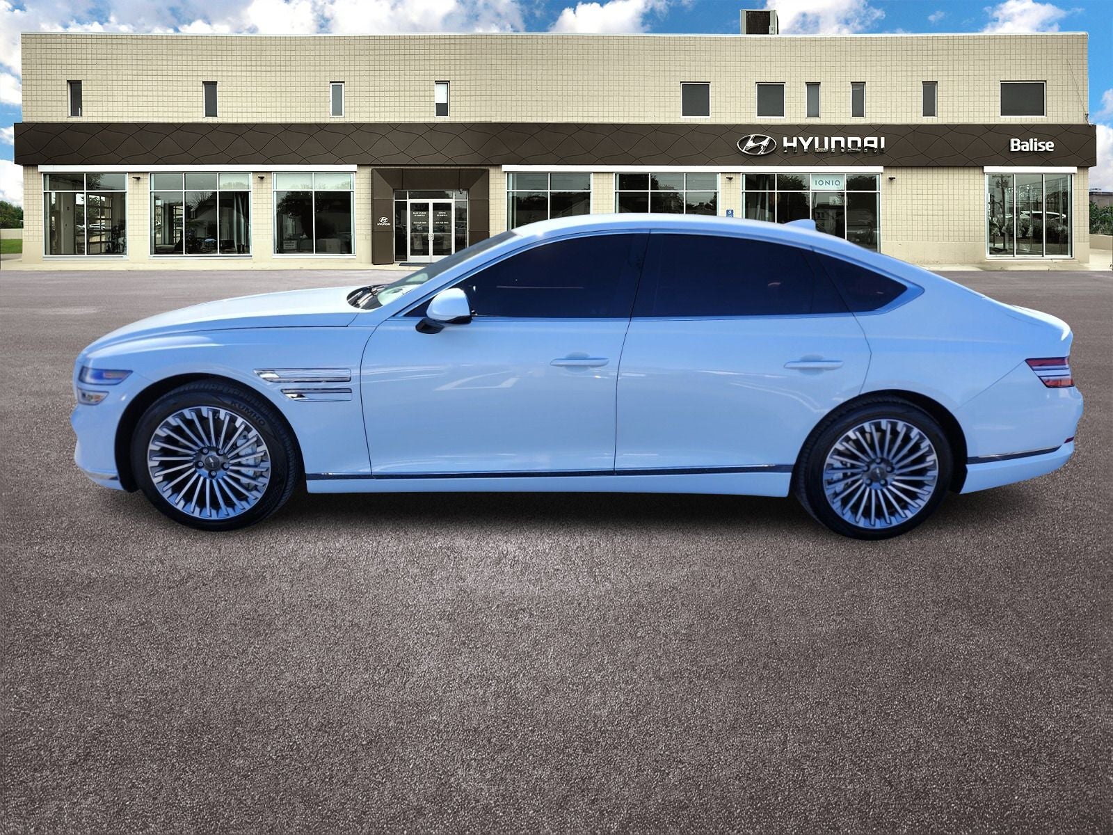 2024 Genesis Electrified G80 Advanced