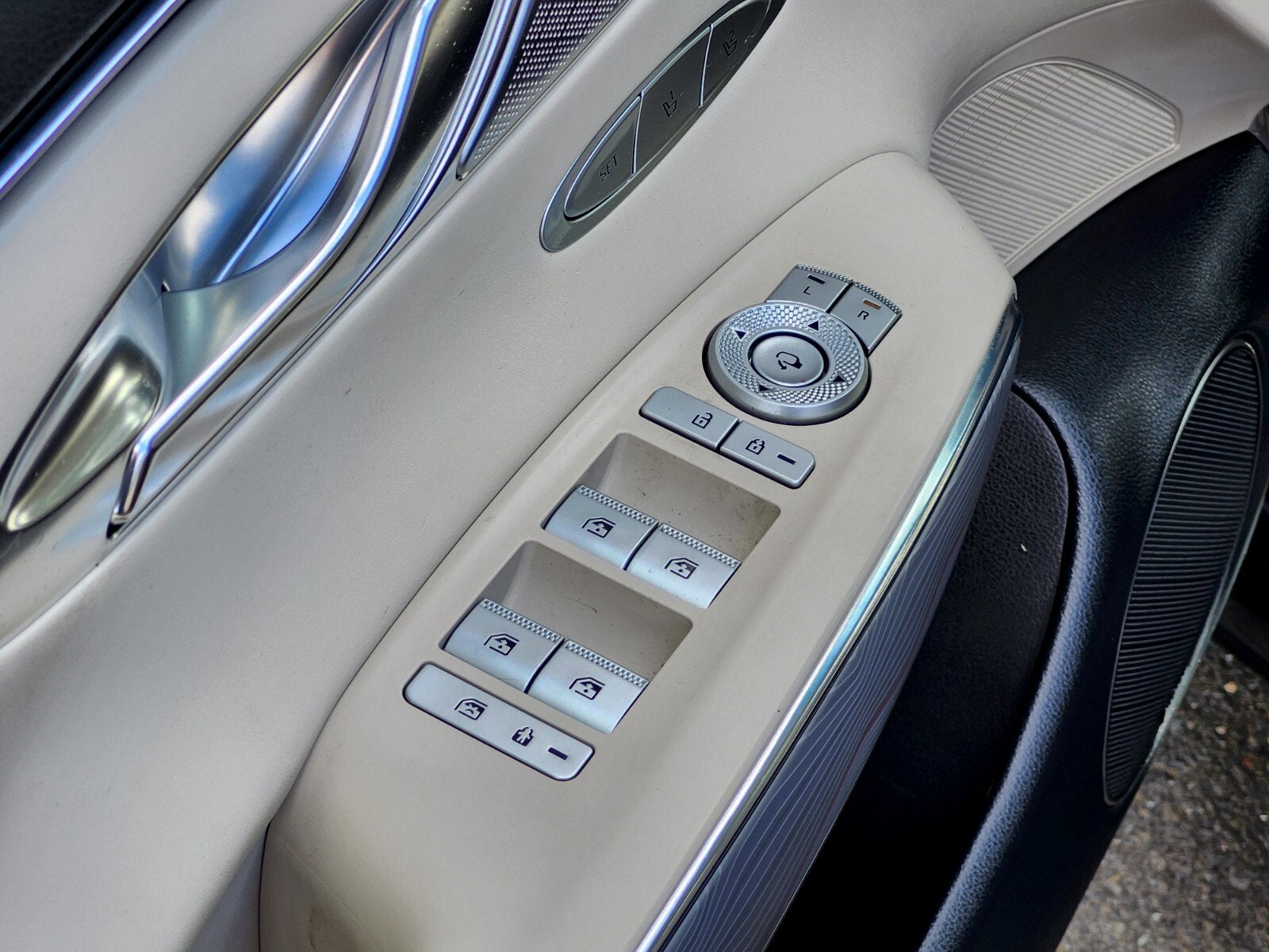 2023 Genesis GV70 2.5T