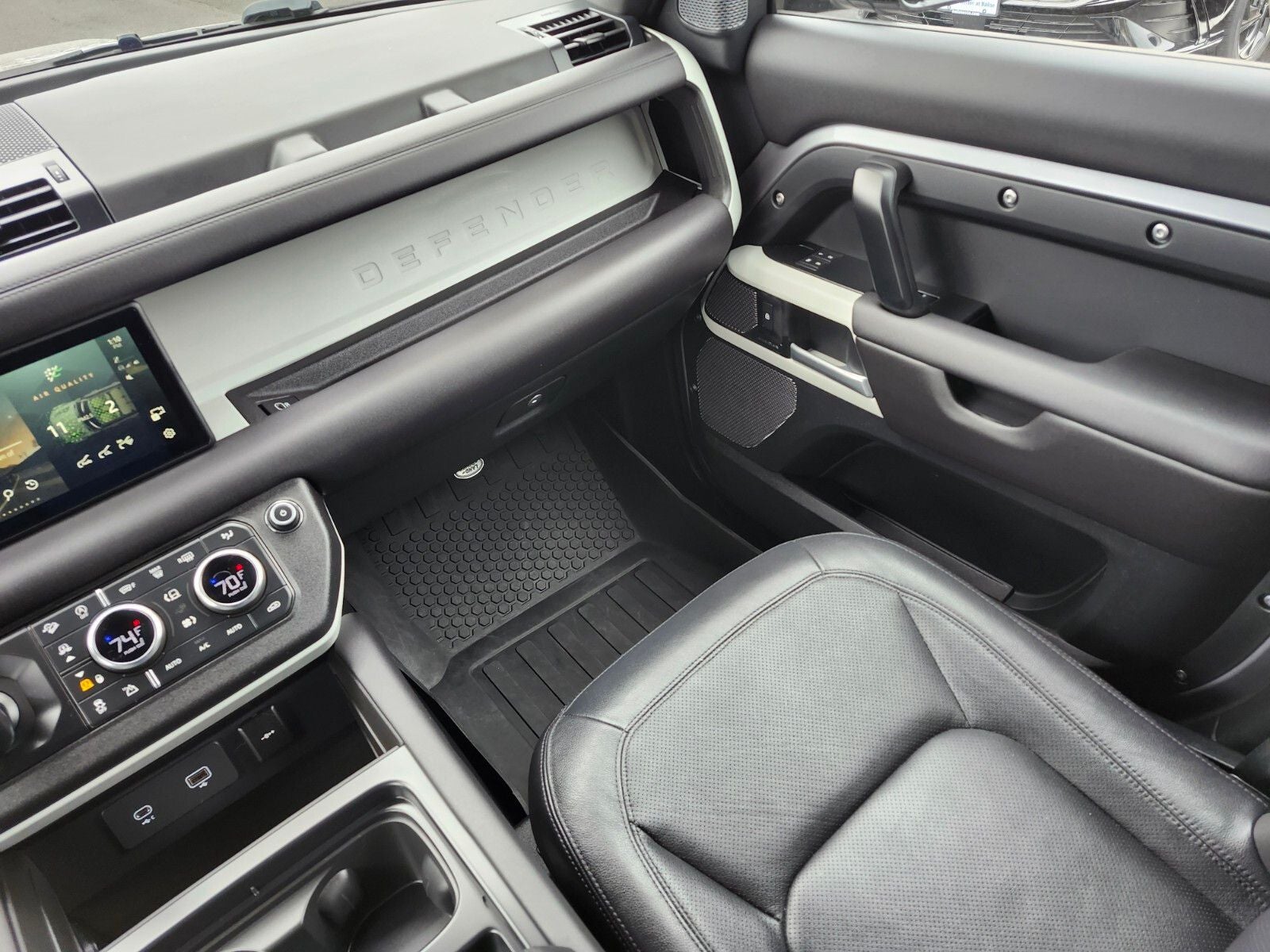 2024 Land Rover Defender 110 S