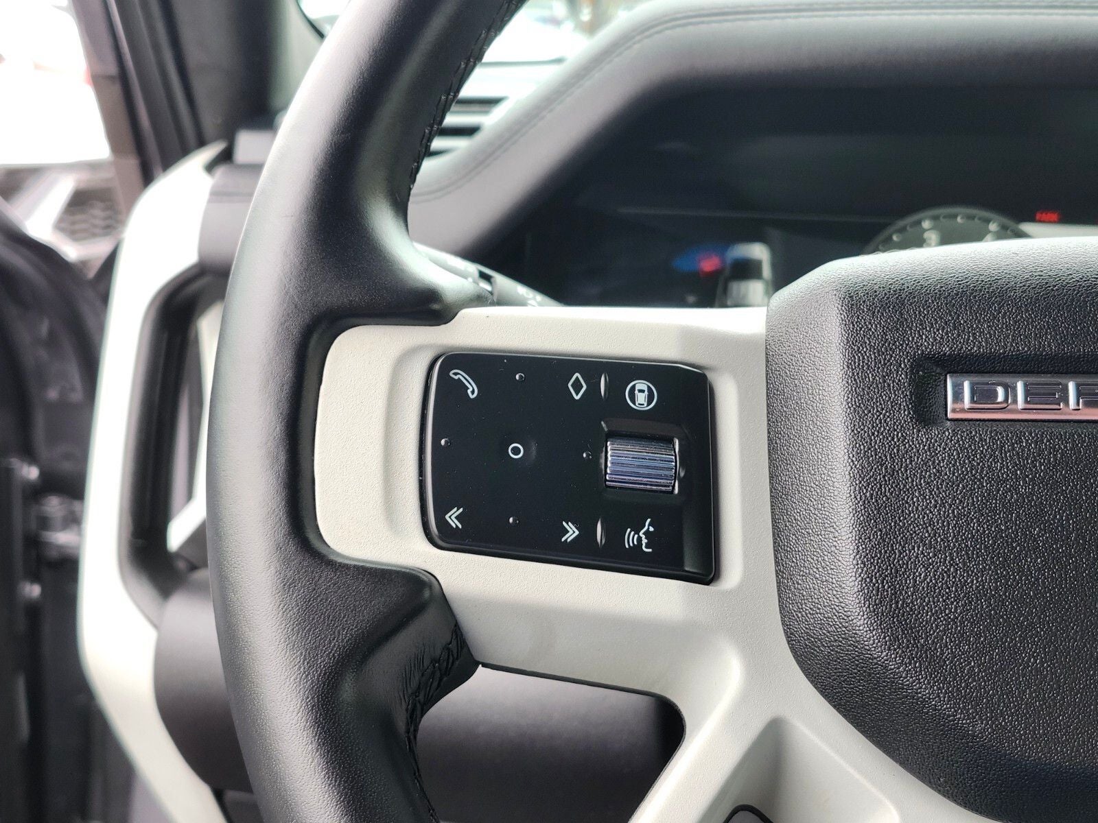 2024 Land Rover Defender 110 S