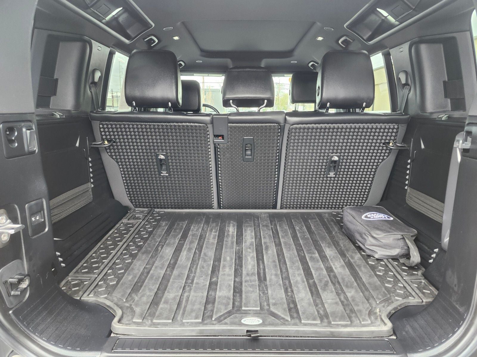 2024 Land Rover Defender 110 S