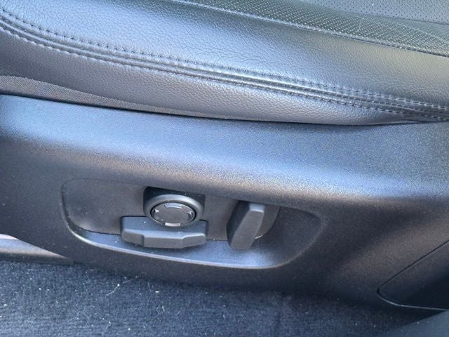 2025 Land Rover Range Rover Velar Dynamic SE