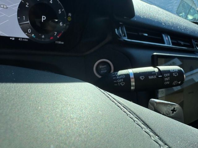 2025 Land Rover Range Rover Velar Dynamic SE