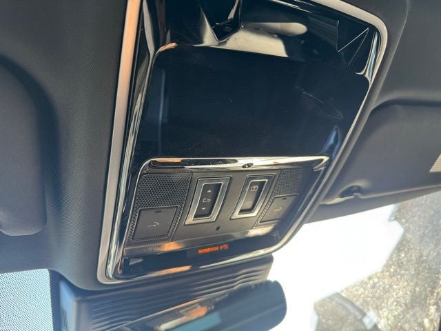 2025 Land Rover Range Rover Velar Dynamic SE