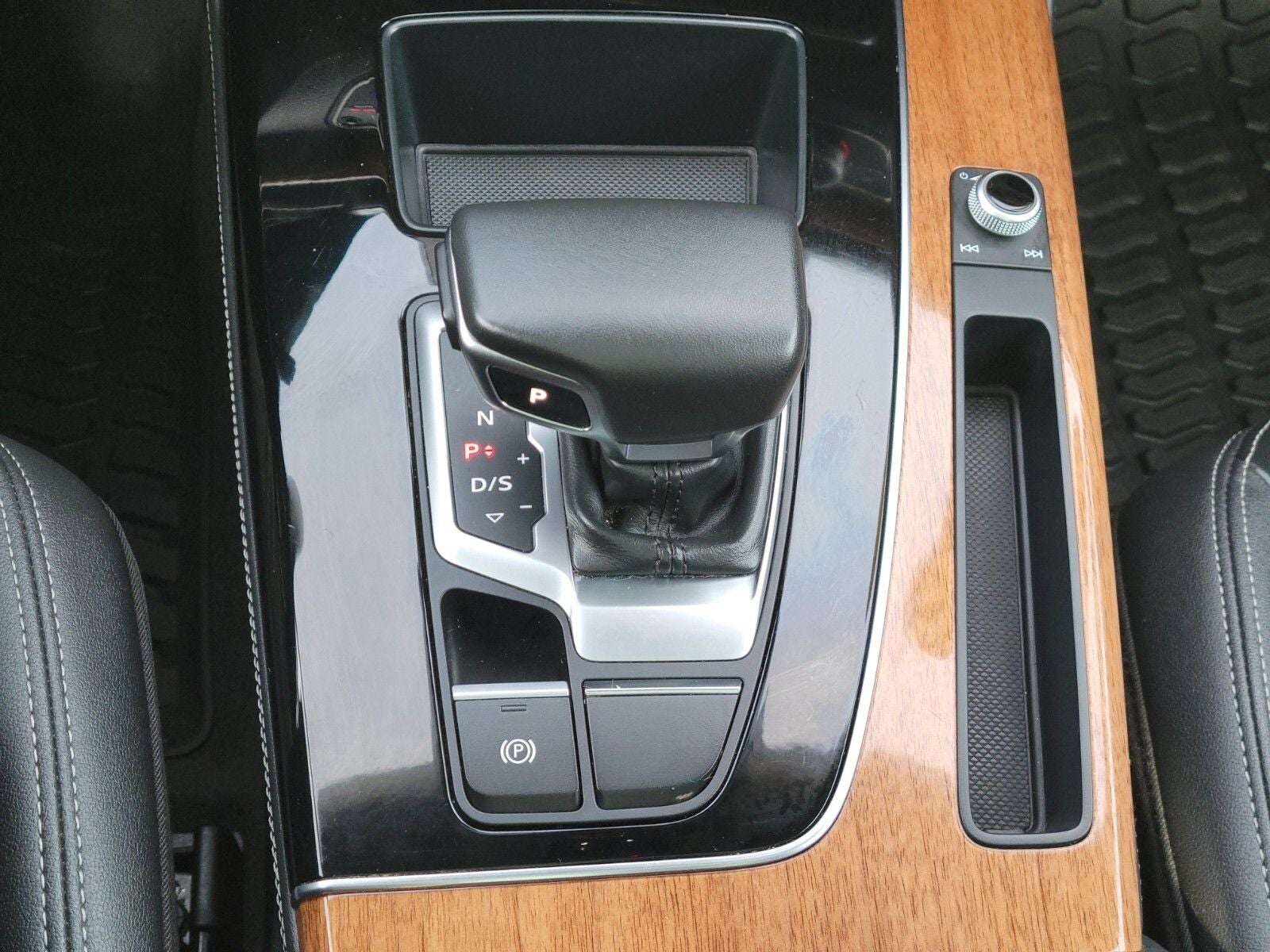 2023 Audi Q5 45 S line Premium Plus quattro