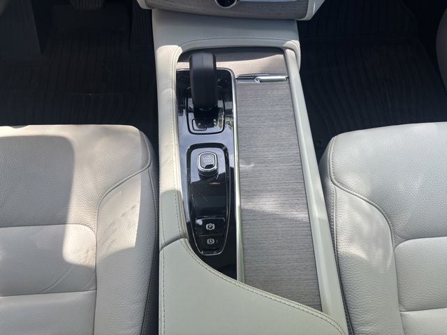 2025 Volvo XC90 Plug-In Hybrid T8 Plus 6 Passenger