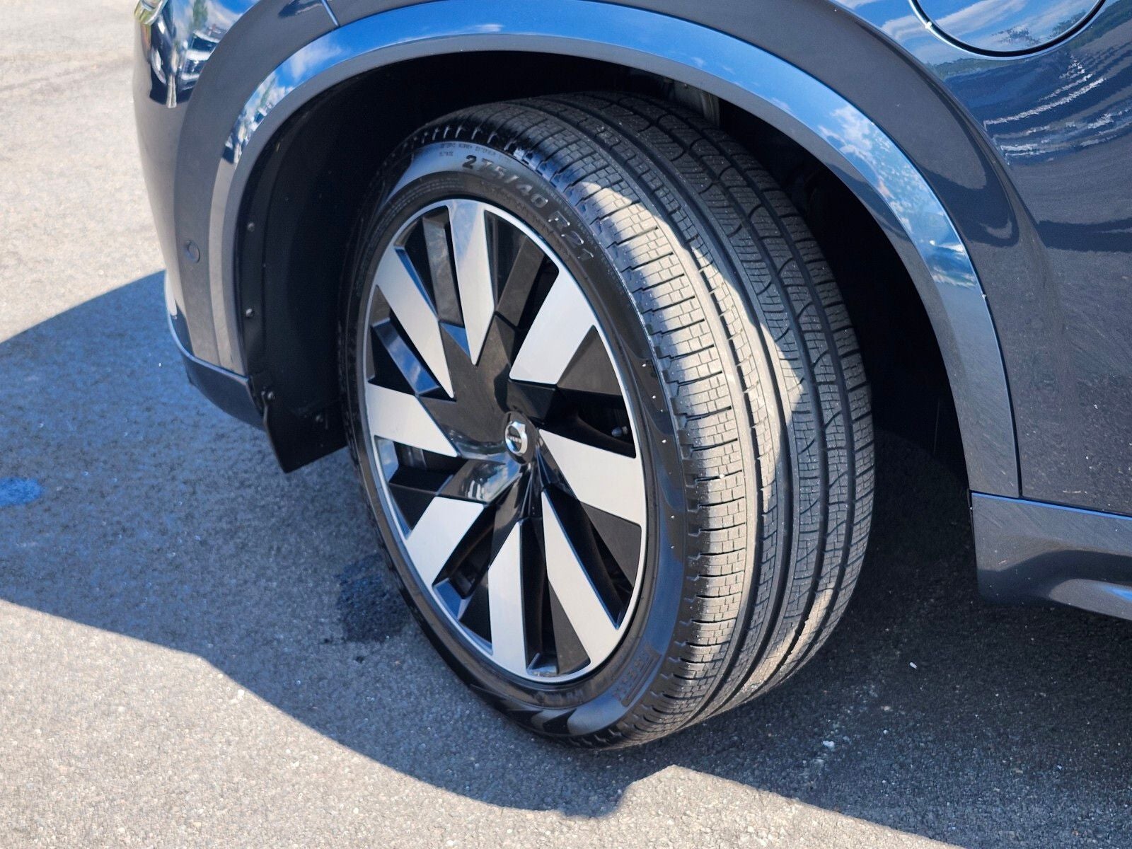 2025 Volvo XC90 Plug-In Hybrid T8 Plus 6 Passenger